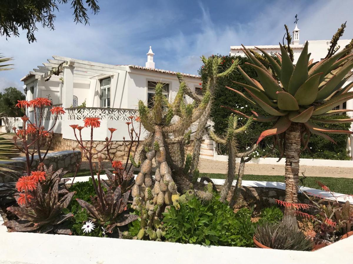 CASA BEACHCOMBER Le jardin des Arts Lagos Exterior foto